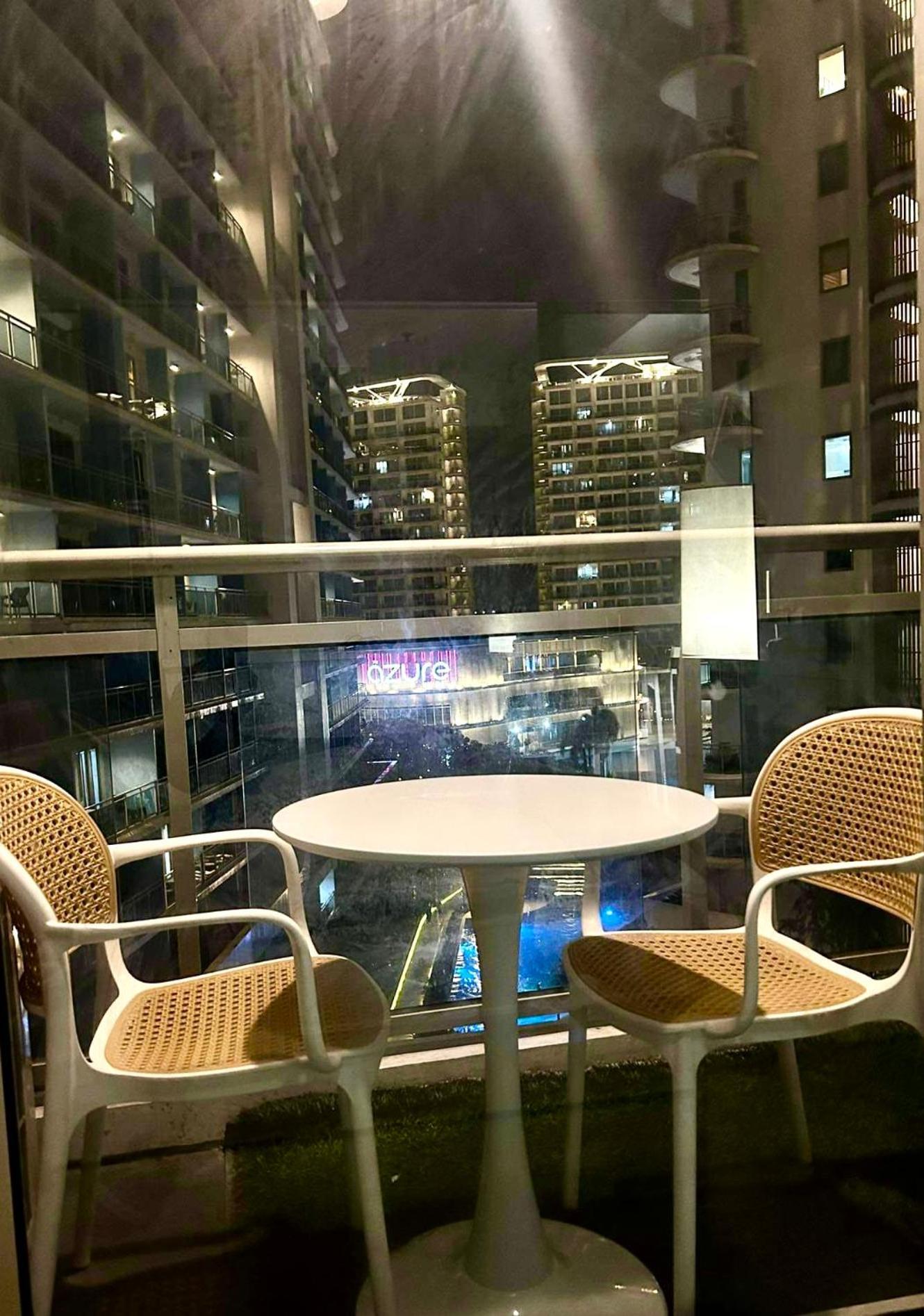 Azure Beach Club Taguig Exterior foto